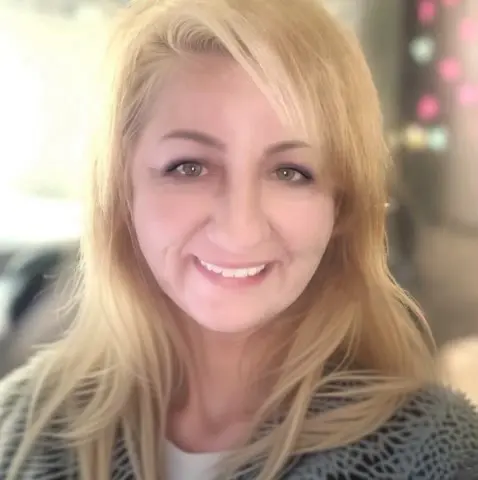 Staff - Leslie Beckstead